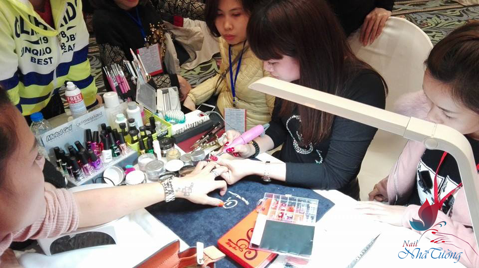 học làm nail cơ bản trong nước