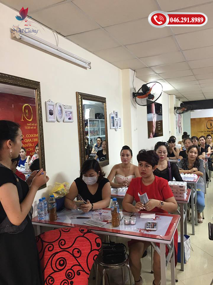 lớp học nail Donela Yii Yih Yih - 5 