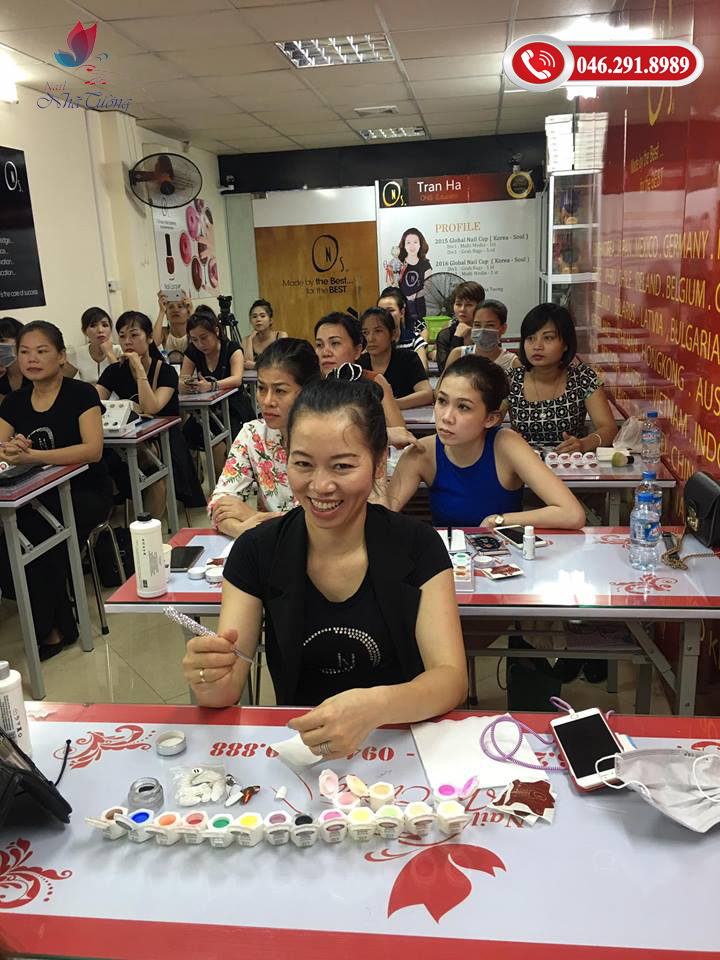 lớp học nail Donela Yii Yih Yih - 7