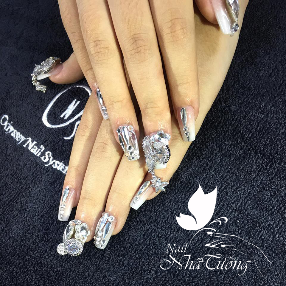 Học nail chuyên nghiệp , dạy nail cấp bằng quốc tế