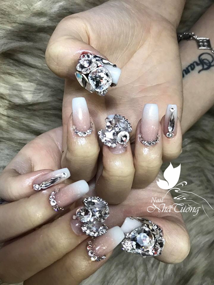 Kỹ thuật đắp móng bột (Acrylic nail)