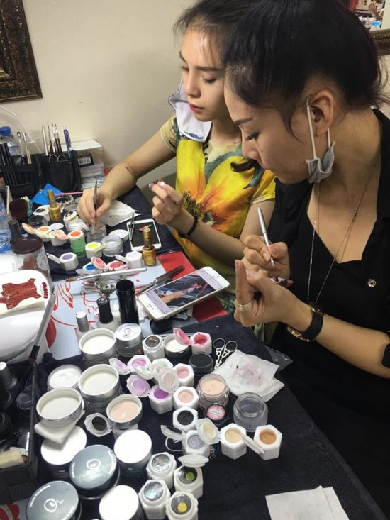 Dạy vẽ móng tay nghệ thuật tại Hà Nội