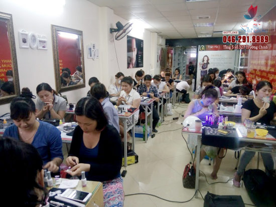 Học nghề nail tương lai mới của các bạn trẻ