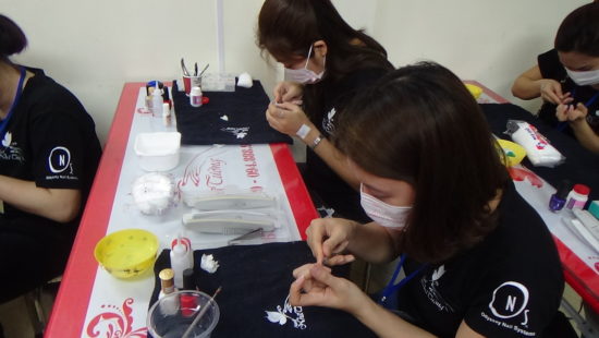 Học vẽ nail online có nên không ?