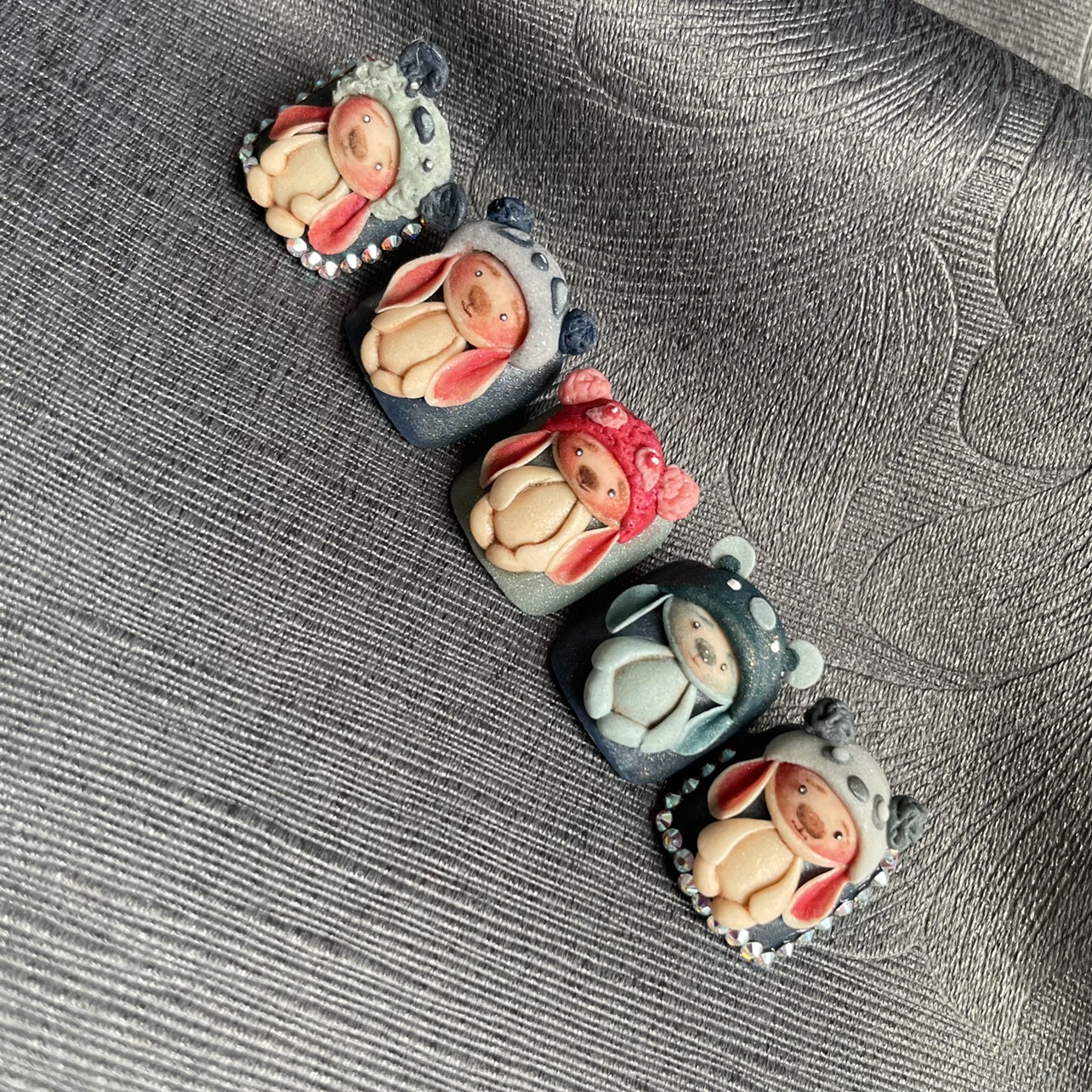 Đắp bột hoạt hình gấu nhỏ