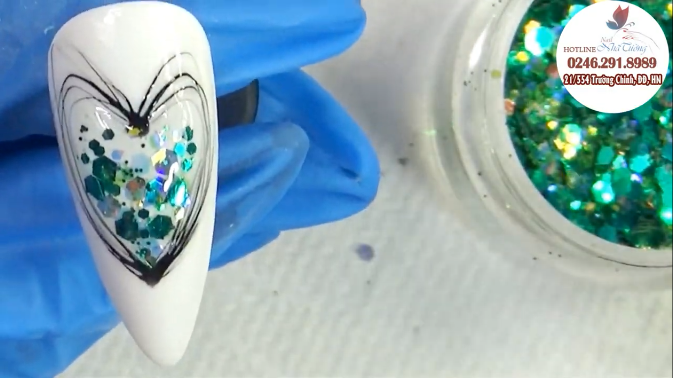 Trang trí móng bằng gel nhện